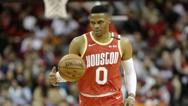 的篮板争抢 的篮板争抢