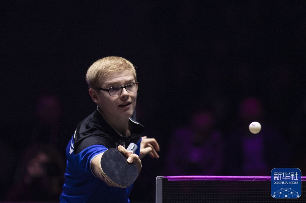 碌工作之余 碌工作之余