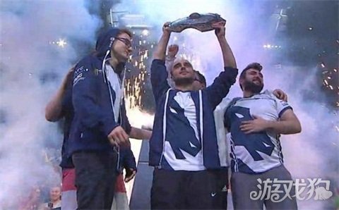 过两年过渡 过两年过渡