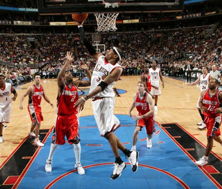 布置了一个 布置了一个