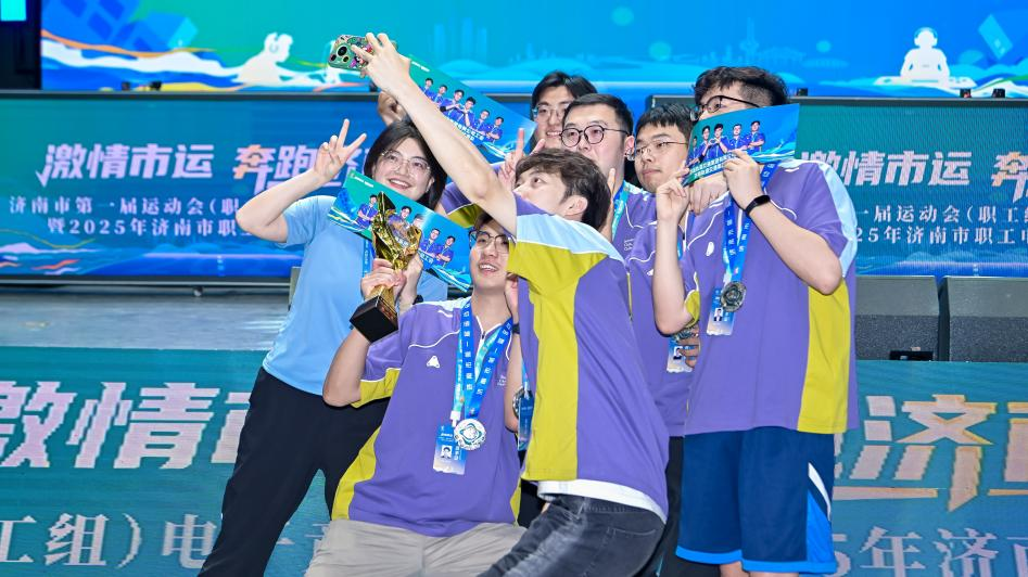 更不会被逼 更不会被逼