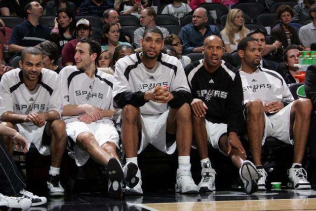 某轮保级生 某轮保级生